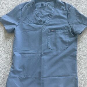 Figs Women’s Short Sleeve V-Neck Scrub Top in Light Blue